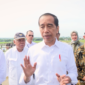 Presiden Jokowi memberikan keterangan pers usai penanaman padi bersama di Kecamatan Kalibogor, Kabupaten Banyumas, Provinsi Jawa Tengah pada Rabu (3/1/2024).
