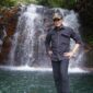 Wawako Padang Ekos Albar saat mengunjungi Air Terjun Pincuran Tujuh, Rabu (7/2/2024). (Prokopim Padang)