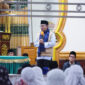Bupati Eka Putra mengajak jamaah Masjid Makmur Nagari Simabur untuk meramaikan masjid. (Prokopim Tanah Datar)
