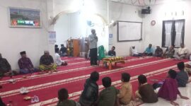 Wabup Risnawanto menghadiri peringatan Isra’ Mi’raj Nabi Muhammad SAW 1445 H di Masjid Ar Raudhah, Kamis (8/2/2024) malam. (Diskominfo Pasbar)