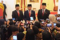 Presiden Jokowi bersama Menko Polhukam Hadi Tjahjanto dan Menteri ATR/Kepala BPN Agus Harimurti Yudhoyono, di Istana Negara, Jakarta, Rabu (21/2/2024). (Foto: Humas Setkab/Rahmat)