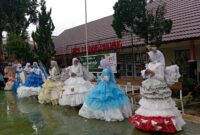 Fashion show dengan kostum dari barang bekas. (Diskominfo Padang Panjang)