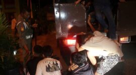 Satpol PP Padang mengamankan remaja yang diduga hendak tawuran dan balap liar, Kamis (14/3/2024) dini hari. (Foto Humas Satpol PP Padang)