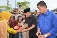 Wakil Wali Kota Padang, Ekos Albar Limau Baronggeh di Sungai Pisang. (Foto: Prokopim Padang)