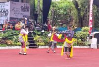 Penampilan Kelompok Kuda Lumping dari Paguyuban Ares Cahyo Budoyo di Festival Muaro Padang, Sabtu (20/4/2024). (Foto: Facebook Diskominfo Padang)