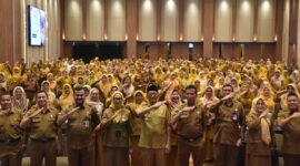 Wali Kota Padang Hendri Septa saat menghadiri acara Halalbihalal dan Rapat Teknis Disdikbud Padang di ZHM Hotel Padang, Senin, (29/4/2024). (Foto: Prokopim Padang)