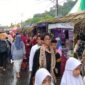 Para pengunjung memadati kawasan Kota Tua dan Batang Arau, Sabtu (20/4/2024). (Foto: Eko Syaf/Javanusa)