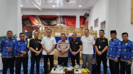 Bupati Tanah Datar Eka Putra menerima kunjungan silaturahmi manajemen Mr. DIY, Rabu (17/4/2024). (Foto: Prokopim Tanah Datar)