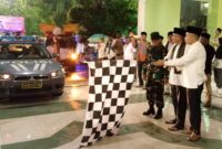 Wali Kota Padang Hendri Septa dan Wakil Wali Kota Ekos Albar melepas pawai takbiran di Masjid Agung Nurul Iman Padang, Selasa (9/4/2024) malam.