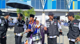Jemaah haji Indonesia JKG01 tiba di Bandara AMMA Madinah. (Foto: Kemenang)