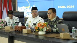 Sekda Hansastri saat kegiatan Pra Evaluasi SAKIP Provinsi Sumbar di Auditorium Istana Gubernur Sumbar, Jumat (3/5/2024). (Foto: ADPSB)
