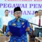 Bupati Tanah Datar Eka Putra melantik P3K di Gedung Nasional Maharajo Dirajo, Batusangkar, Kamis (2/5/2024). (Foto: Prokopim Tanah Datar)