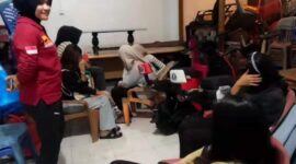 Satpol PP Padang mengamankan tujuh perempuan saat nongkrong hingga larut malam. (Foto: Satpol PP Padang)