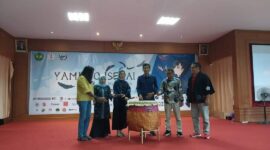 Kabag Administrasi Pembangunan dan Perencanaan, Erwin bersama Rektor UBH Prof. Diana Kartika membuka Bunkasai XXI, Sabtu (25/5/2024. (Foto: Diskominfo Padang)