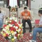 Gubernur Mahyeldi menerima kunjungan delegasi Bulan Sabit Merah UEA di Istana Gubernuran Sumbar, Sabtu (25/5/2024). (Foto: adpsb)