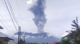 Gunung Marapi kembali meletus, Kamis (30/5/2024). (Foto: Istimewa) 