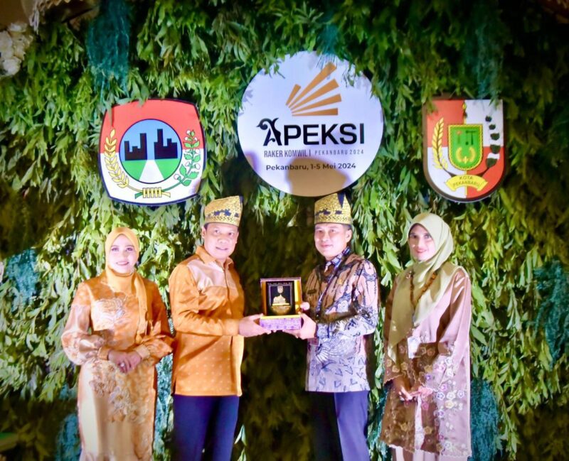 Wakil Wali Kota Padang Ekos Albar menghadiri Raker APEKSI di Pekanbaru, Kamis (2/5/2024). (Foto: Prokopim Padang)