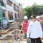Wali Kota Padang Hendri Septa meninjau pembangunan Pasar Raya Fase VII, Minggu (12/4/2024). (Foto: Prokopim Padang)