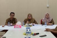 Kepala Dispusip Kota Padang Ferimulyani menyampaikan keterangan pers terkait lomba video pendek, Selasa (28/5/2024). 