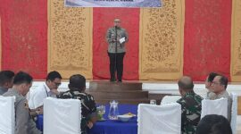 Pj Wali Kota Padang Andree Algamar memberikan sambutan saat Coffee Morning Insan Kebencanaan di Palanta Rumah Dinas Wali Kota Padang, Kamis (30/5/2024).