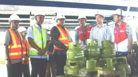 Pj Wali Kota Padang Andree Algamar sidak ke SPPBE PT Statika Mitra Sarana, Jumat (31/5/2024). (Foto: Prokopim Padang)