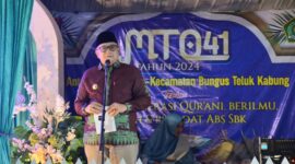 Pj Wali Kota Padang Andree Algamar membuka MTQ ke-41 Tingkat Kecamatan Bungtekab Tahun 1445 H/2024, Rabu (29/5/2024) malam. (Foto: Prokopim Padang)