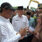 Mentan Amran Sulaiman berdialog dengan warga di Bukik Batabuah, Kabupaten Agam, Sabtu (18/5/2024). (Foto: adpsb)