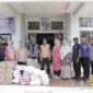 Pendistribusian bantuan ke Posko Siaga Bencana di Kantor Lurah Silaing Bawah, Sabtu (18/5/2024). (Foto: Kominfo Padang Panjang)