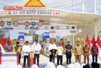 Presiden RI Joko Widodo meresmikan jalan tol Pekanbaru – Padang Ruas Bangkinang – Pangkalan Seksi Bangkinang – XIII Koto Kampar, Jumat (31/5/2024). (Foto: BPJT)