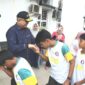 Pj Wali Kota Padang Andree Algamar melepas SSB Taruna Luki U-14 yang akan berlaga di kompetisi LSI Tahun 2024 Seri Nasional. (Foto: Prokopim Padang)