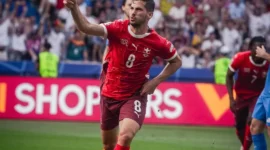 Selebrasi Remo Freuler setelah mencetak gol untuk Timnas Swiss ke gawang Italia dalam pertandingan babak 16 besar Piala Eropa 2024 di Stadion Olimpiade Berlin pada Sabtu (29/7/2024). (Foto: IG swissnatimen)