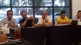 Briefing Tim Satgas PON Sumbar, Sabtu (1/6/2024) di Sato Cafe Padang. (Foto: Humas KONI Sumbar)