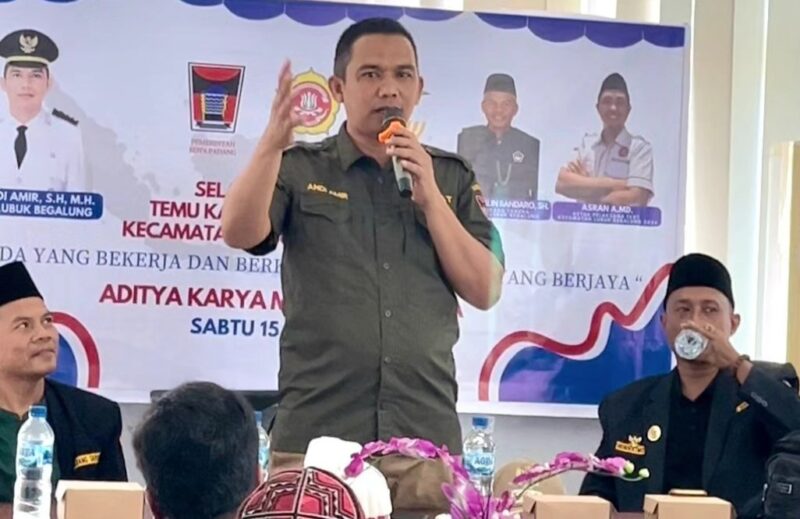Camat Lubuk Begalung Andi Amir membuka Temu Karya Karang Taruna Kecamatan Lubuk Begalung, Sabtu (15/6/2024).