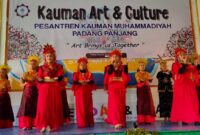Pesantren Kauman Muhammadiyah Padang Panjang menggelar pentas seni dan budaya, Sabtu (1/6/2024). (Foto: Kominfo Padang Panjang)