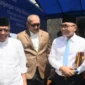 Pj Wali Kota Padang Andree Algamar mendampingi Mendag Zulkifli Hasan saat kunjungan ke pusat produksi dan penjualan Rendang Asese, Minggu (7/7/2024).