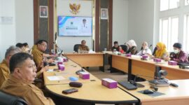Plh Wali Kota Padang Panjang, Dr. Winarno, ME saat Rakor Pengendalian Inflasi, Selasa (2/7/2024). (Foto: Kominfo Padang Panjang)