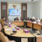 Plh Wali Kota Padang Panjang, Dr. Winarno, ME saat Rakor Pengendalian Inflasi, Selasa (2/7/2024). (Foto: Kominfo Padang Panjang)