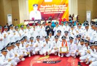 Bupati Dharmasraya, Sutan Riska Tuanku Kerajaan bersama para wali nagari se-Kabupaten Dharmasraya. (Foto: Pemkab Dharmasraya)
