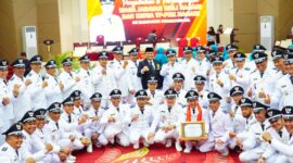 Bupati Dharmasraya, Sutan Riska Tuanku Kerajaan bersama para wali nagari se-Kabupaten Dharmasraya. (Foto: Pemkab Dharmasraya)