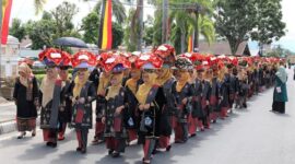 Pemko Pariaman menggelar makan bajamba menyambut Tahun Baru Islam 1446 H. (Foto: Diskominfo Kota Pariaman)