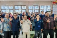 Kepala Badan Kesbangpol Padang Tarmizi Ismail, narasumber dan peserta Sosialisasi Dalam Rangka Pembinaan Kelurahan Bersinar (Bersih Narkoba) di Aula Kantor Camat Nanggalo, Kamis (18/7/2024). 