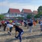 Ratusan ASN Pemko Padang mengikuti senam massal rutin di Galanggang Balai Kota, Aie Pacah, Rabu (17/07/2024). (Foto: Diskominfo Padang)