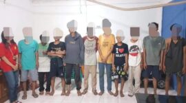 Para PMKS saat ditertibkan di Mako Satpol PP Padang. (Foto: Humas Satpol PP Padang)