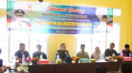 Bupati Tanah Datar Eka Putra membuka pelatihan membuat Dalamak. (Foto: Prokopim Tanah Datar)