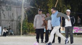 Bupati Tanah Datar, Eka Putra membuka Open Turnamen Futsal Linbdbas Cup III di Jorong Baing, Sabtu (20/7/2024) malam. (Foto: Prokopim Padang)