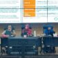 Kepala Bappeda Padang Yenni Yuliza (tengah) saat FGD Urban Act Project Penjaringan Potensi Iklim di Ruang Rapat Abu Bakar Jaar, Rabu (24/7/2024). (Foto: Diskominfo Padang)