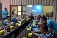 Kepala Dispora Padang Afriadi saat rapat persiapan akhir Gowes Padang Adventure di kantor Dispora Kota Padang, Kamis (25/7/2024). (Foto: Diskominfo Padang)