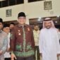 Pj Wali Kota Padang Andree Algamar menyambut kedatangan delegasi keluarga besar keturunan Syekh Ahmad Khatib Al Minangkabawi di Palanta Rumah Dinas Wali Kota. (Foto: Prokopim Padang)