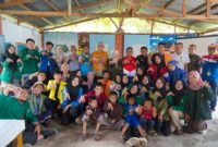Pj Wali Kota Padang Andree Algamar menutup kegiatan program Healing Forest di Desa Wisata Teluk Buo, Kelurahan Teluk Kabung Tengah, Kecamatan Bungus Teluk Kabung, Sabtu (6/7/2024). (Foto: Prokopim Padang)