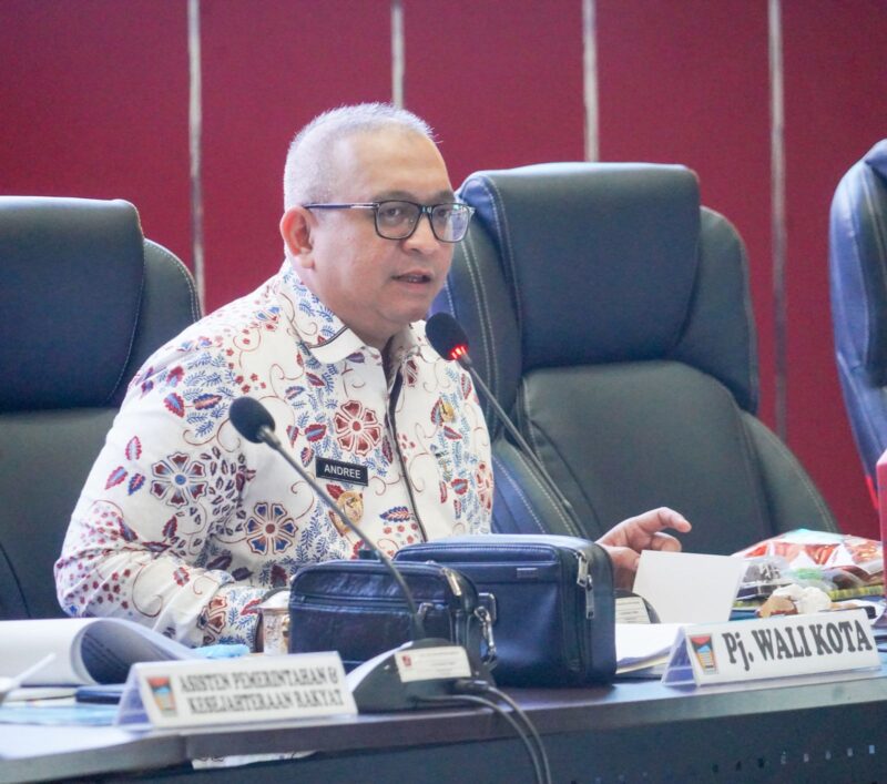 Pj Wali Kota Padang Andree Algamar mengingatkan ASN jangan terlibat judi online. (Foto: Prokopim Padang)